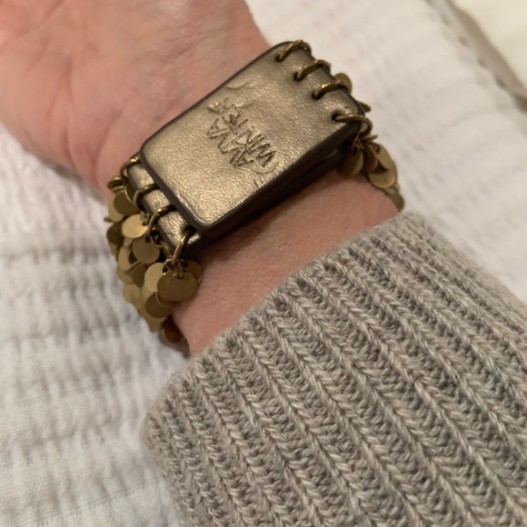 Brushed gold mesh multi strand bracelet - Picture 2 of 3